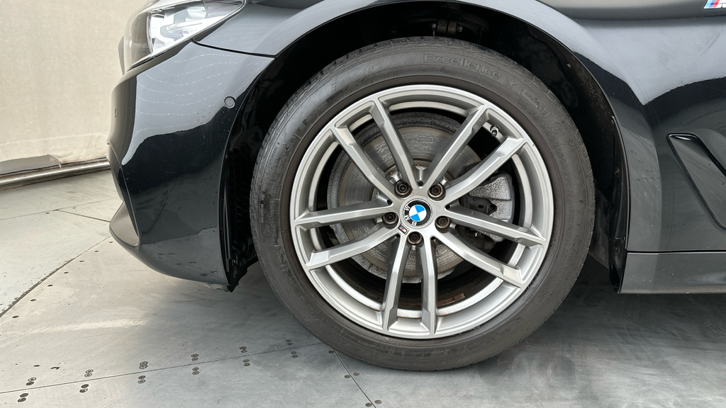 BMW 5 Series 520D M Sport Grey #22