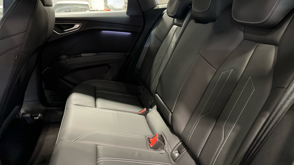 Audi Q4 E Tron Audi Q4 Sportback S Line 45 E-tron 210,00 Kw Blue #19