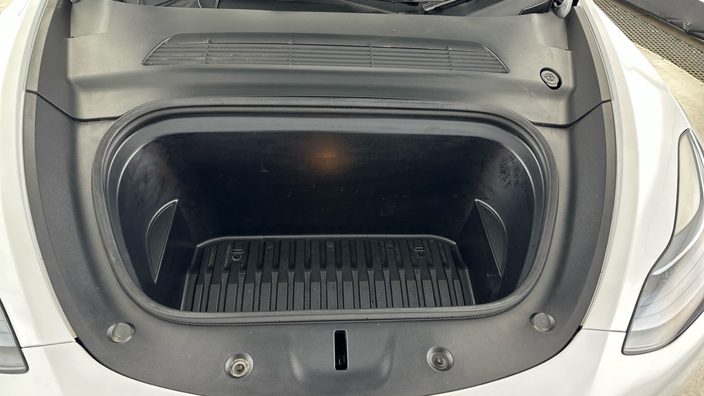 Tesla Model Y Long Range Suv Blue #20
