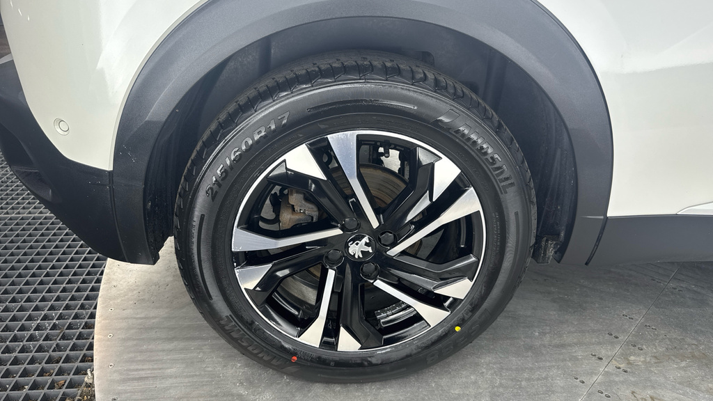 Peugeot e-2008 50Kwh Allure Premium White #17