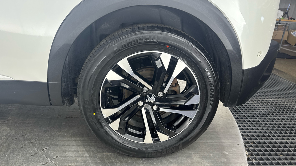 Peugeot e-2008 50Kwh Allure Premium White #20