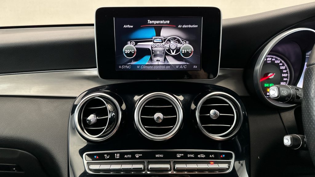 Mercedes-Benz GLC Class 2L Sport White #17