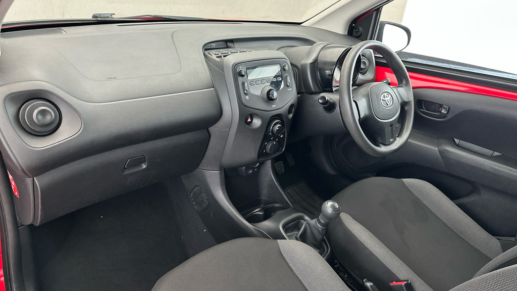 Toyota Aygo X X-trend White #10