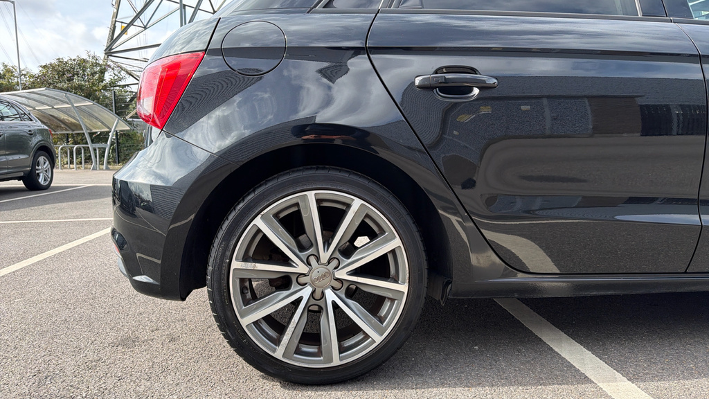 Audi A1 1.4 Tfsi 125 Black Edition Nav S Tronic White #23