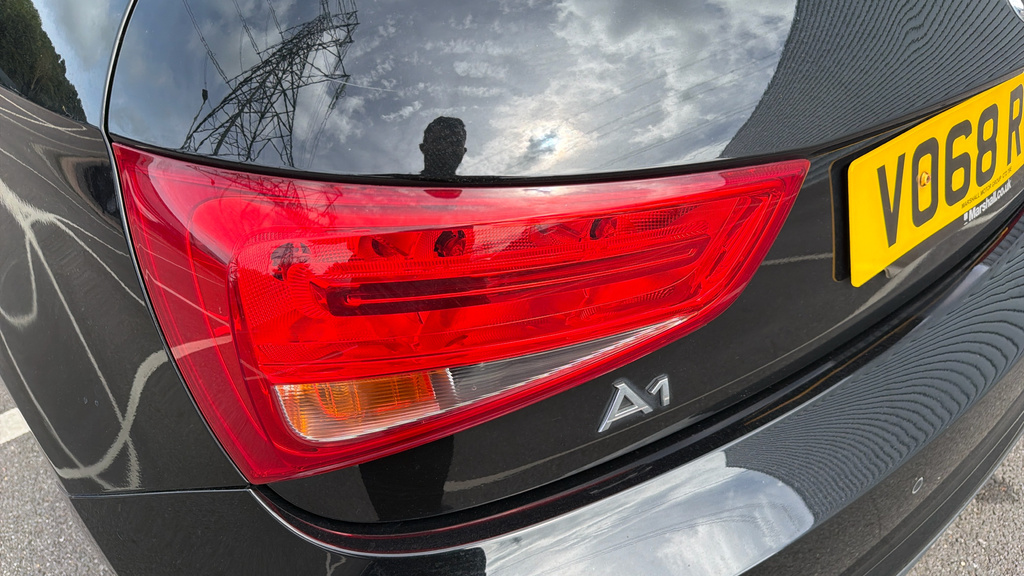 Audi A1 1.4 Tfsi 125 Black Edition Nav S Tronic White #37