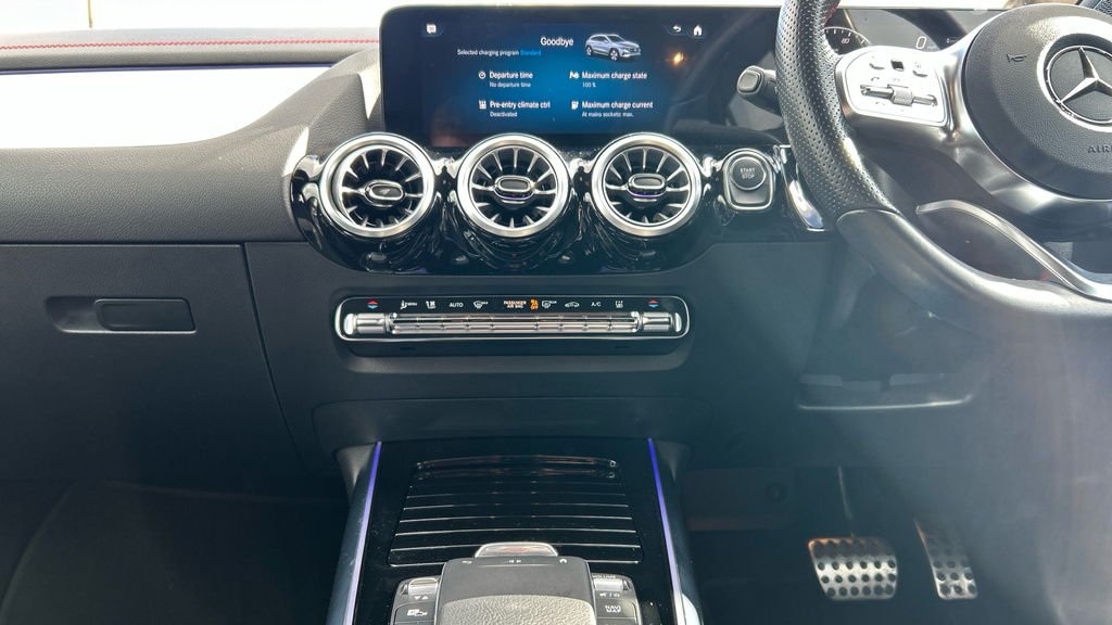 Mercedes-Benz EQA Eqa 250 140Kw Amg Line 70.5Kwh White #16