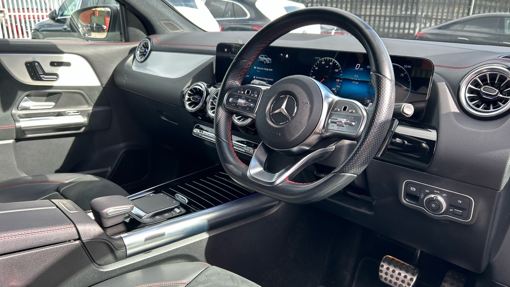 Mercedes-Benz EQA Eqa 250 140Kw Amg Line 70.5Kwh White #13