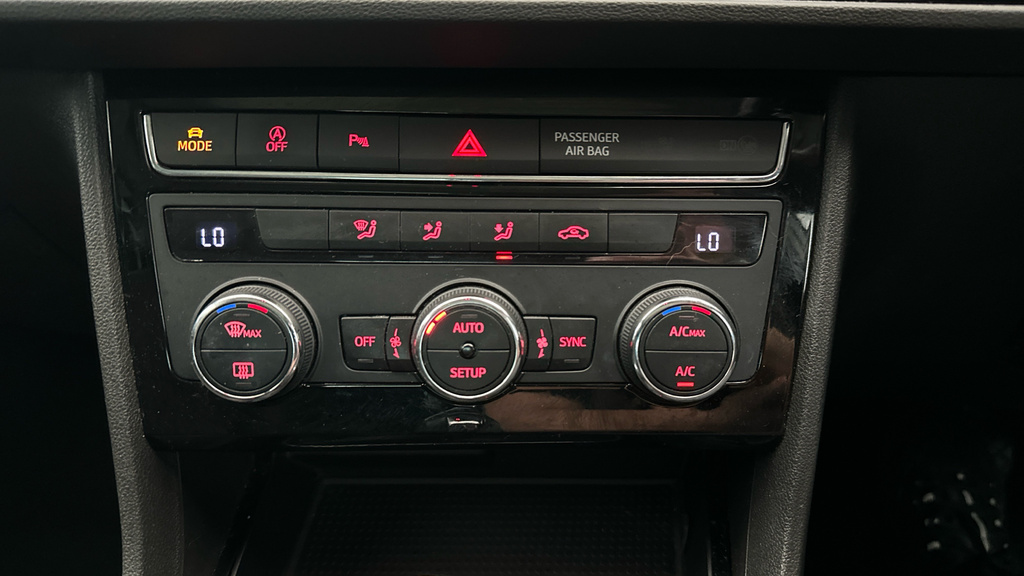 Seat Leon 2.0 Tdi 150 Xcellence Lux Ez Dsg White #16