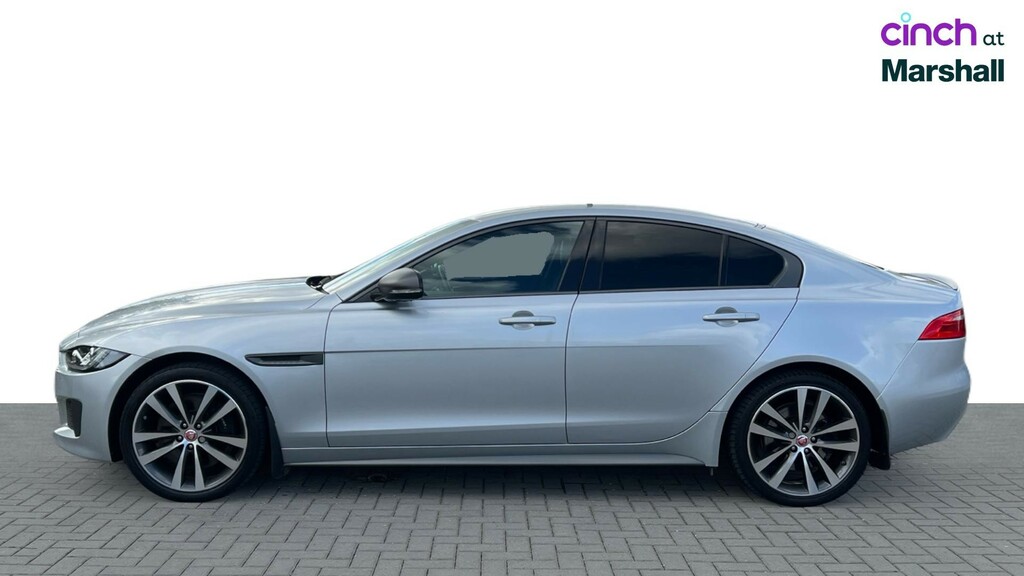 Jaguar XE 2.0D 180 R-sport White #8