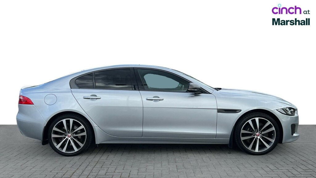 Jaguar XE 2.0D 180 R-sport White #2