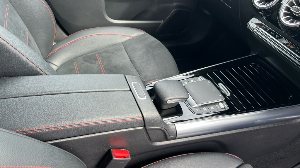 Mercedes-Benz EQA 250 66.5Kwh Amg Line Black #40