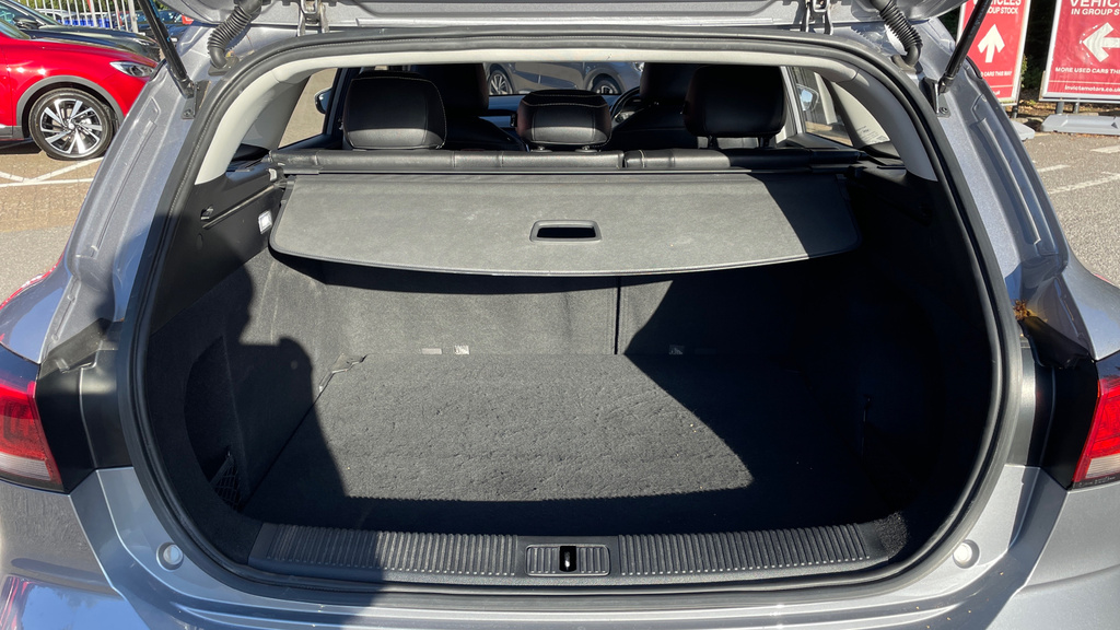 MG MG5 61.1Kwh Exclusive Long Range Estate A Silver #26
