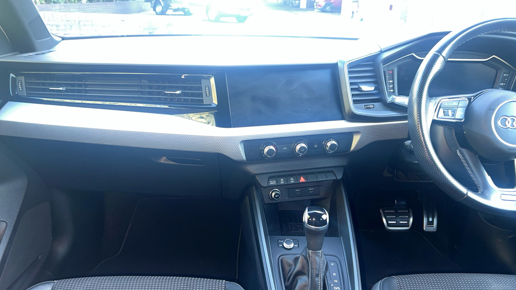 Audi A1 25 Tfsi Technik Black #12