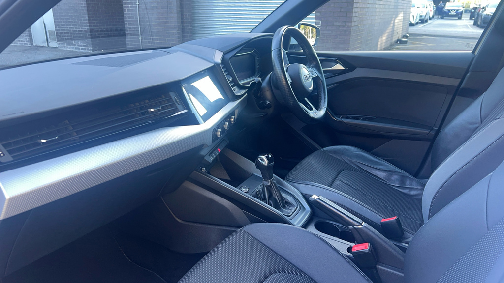 Audi A1 25 Tfsi Technik Black #10