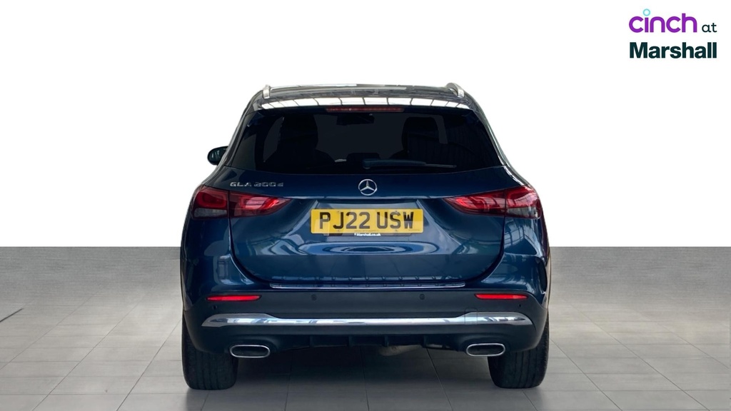 Mercedes-Benz GLA Class Gla 180 Amg Line Premium Black #4