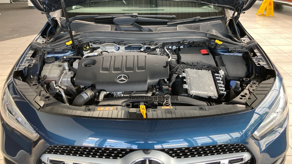 Mercedes-Benz GLA Class Gla 180 Amg Line Premium Black #19