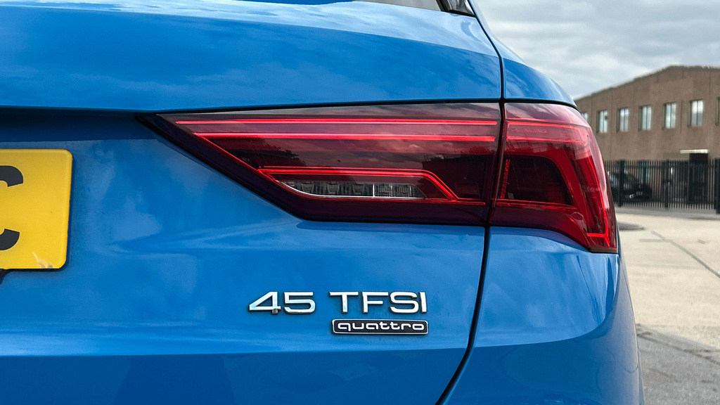Audi Q3 35 Tfsi Edition 1 S Tronic Grey #39