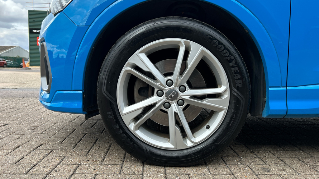 Audi Q3 35 Tfsi Edition 1 S Tronic Grey #22