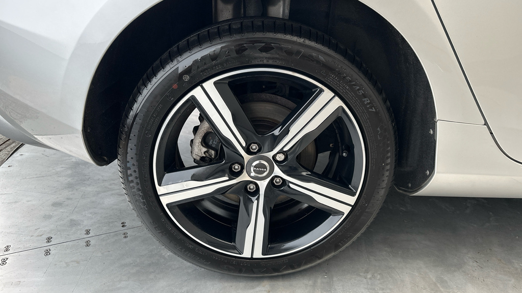 Volvo V40 2.0 D2 R-design Euro 6 Ss Grey #23