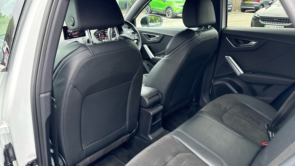 Audi SQ2 Tfsi Black Edition 2.0 Tfsi Black Edition Suv Grey #15