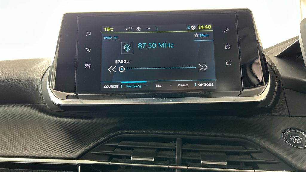 Peugeot e-2008 Allure Premium Plus 50Kwh 135 Bhp Orange #17