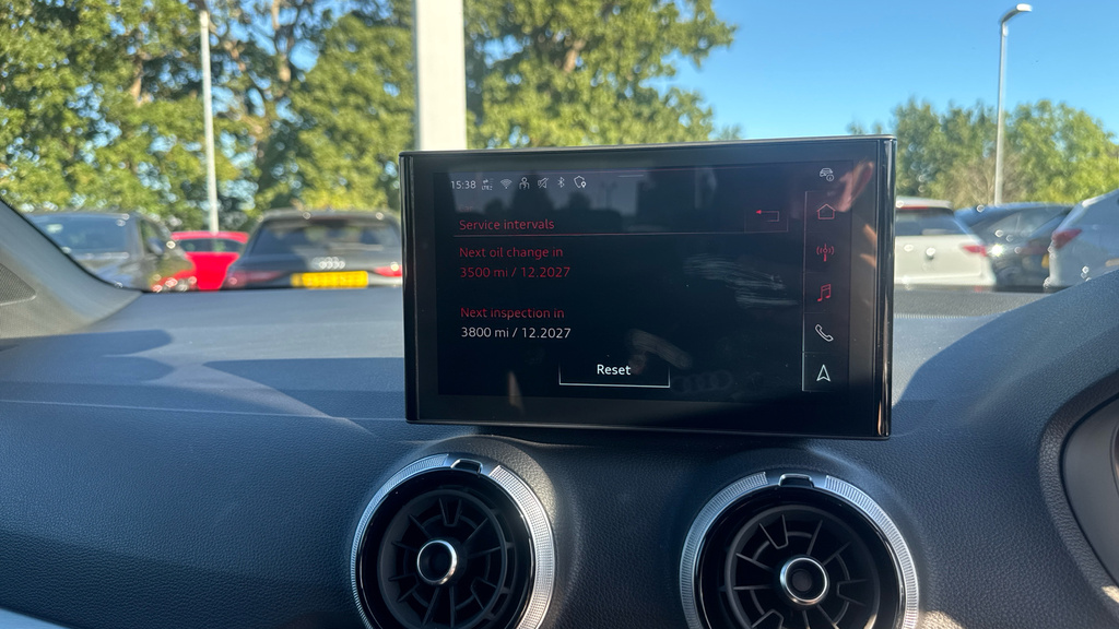 Audi Q2 S Line 35 Tfsi 150 Ps 6-Speed White #21