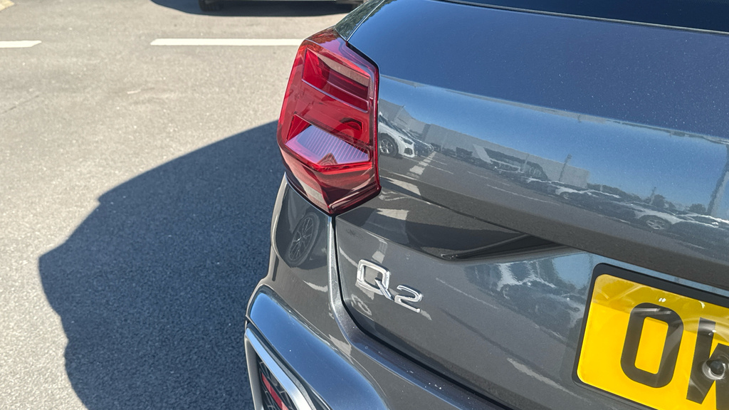 Audi Q2 S Line 35 Tfsi 150 Ps 6-Speed White #37