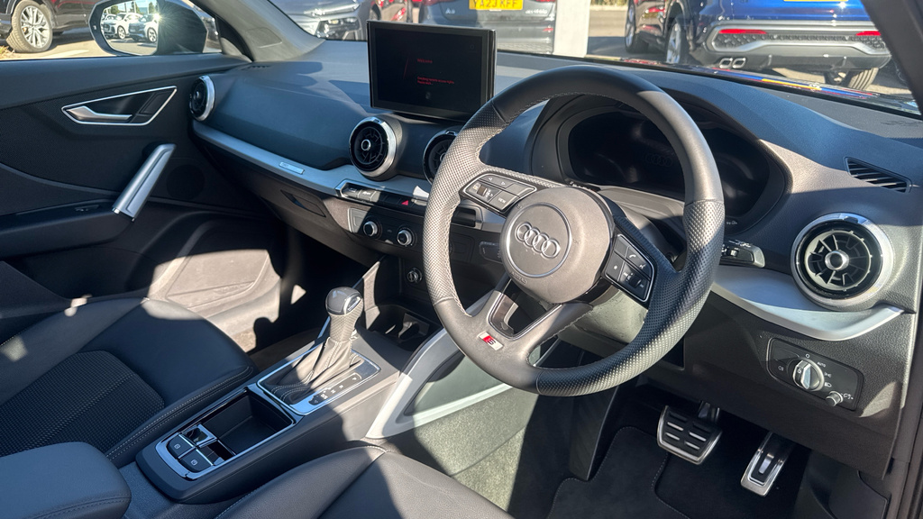 Audi Q2 S Line 35 Tfsi 150 Ps 6-Speed White #9