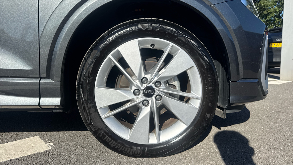 Audi Q2 S Line 35 Tfsi 150 Ps 6-Speed White #17