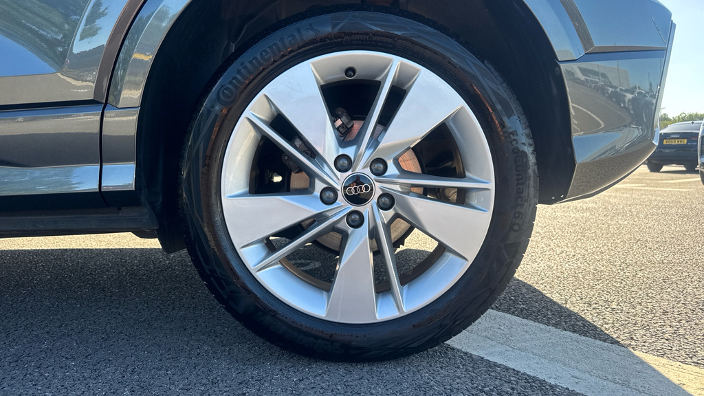 Audi Q2 S Line 35 Tfsi 150 Ps 6-Speed White #19