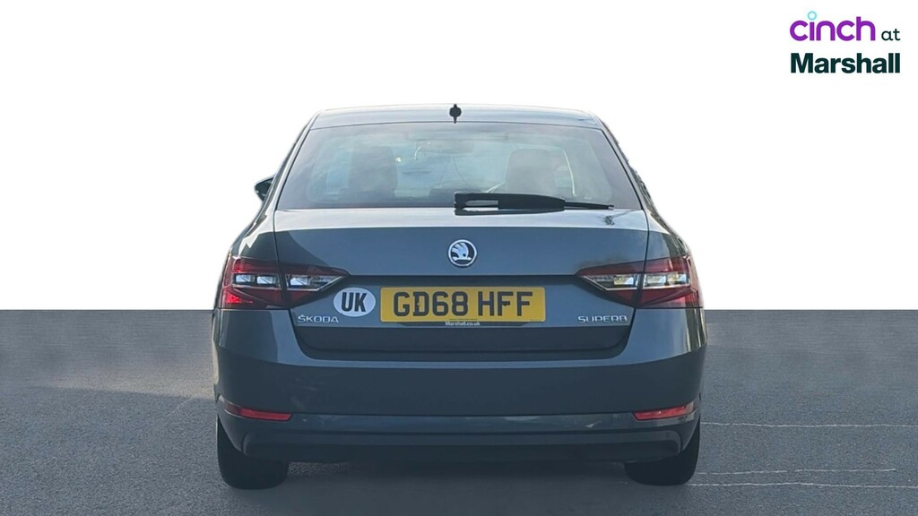 Skoda Superb 2.0 Tdi Cr Se Dsg 7 Speed White #4