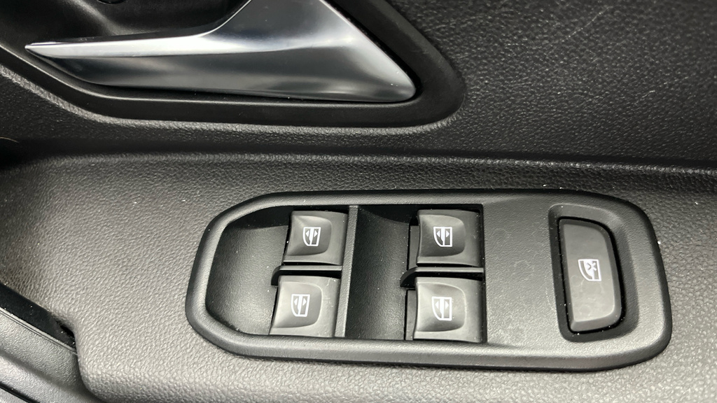 Dacia Duster 1L Comfort White #15