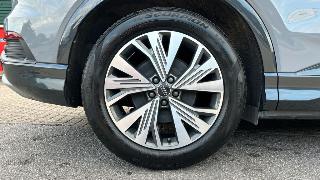 Audi Q4 E Tron 40 S Line Sportback 82Kwh 204 P Black #23