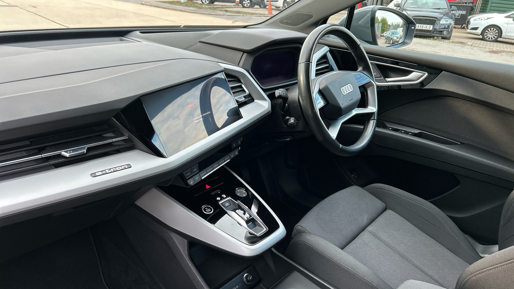 Audi Q4 E Tron 40 S Line Sportback 82Kwh 204 P Black #10