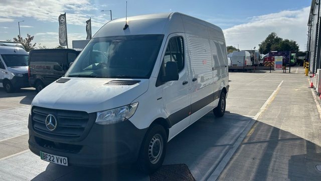 Mercedes-Benz eSprinter Progressive Panel Van White #2