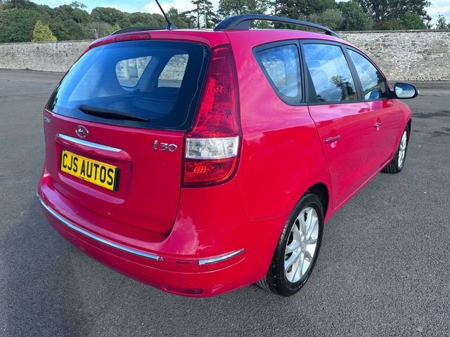 Hyundai I30 1.6 Crdi Style Estate Euro 4 115 Red #5