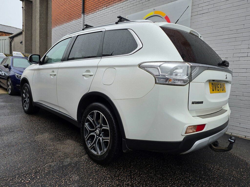 Mitsubishi Outlander 2.2 Di-d Gx4s 4Wd Euro 5 Ss White #4