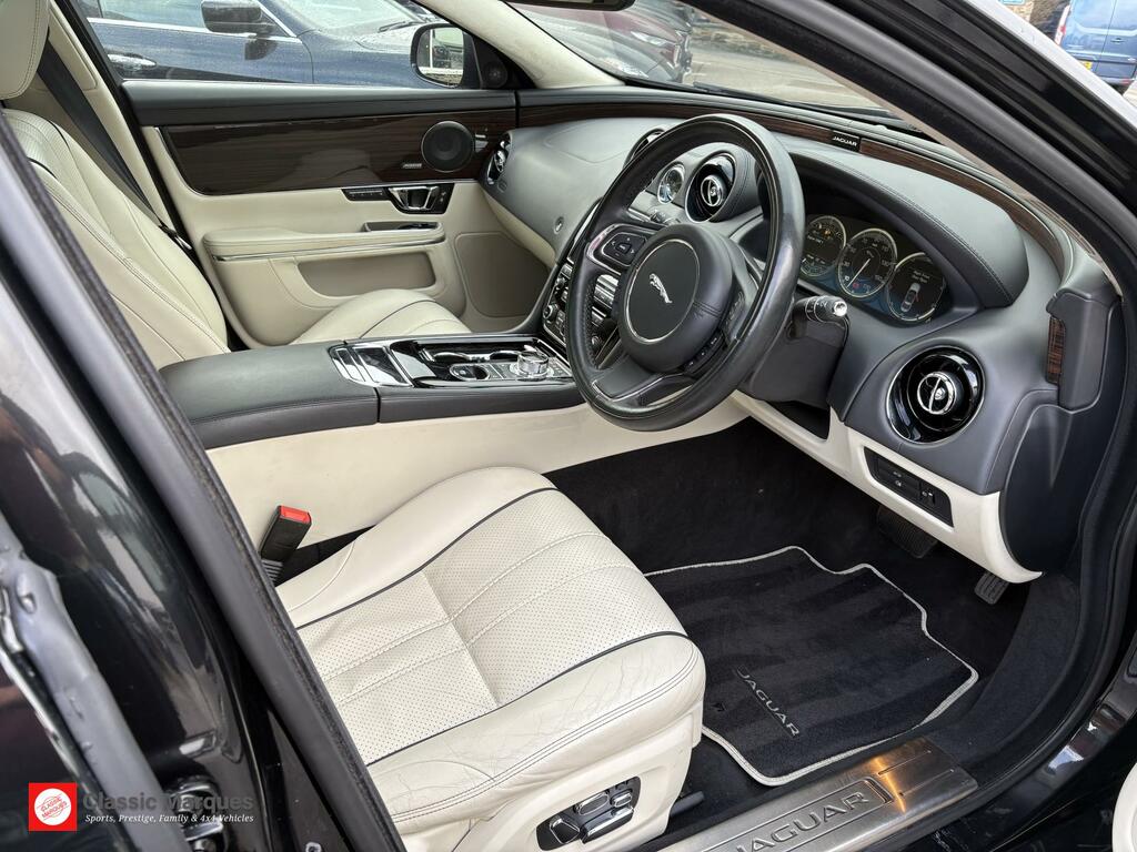 Jaguar XJ 3.0D V6 Portfolio Saloon Euro 5 2 Black #2