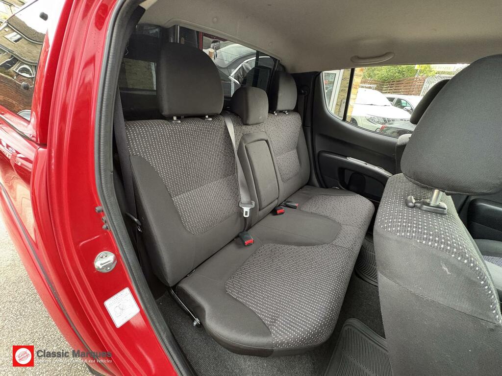 Mitsubishi L200 Challenger Red #4