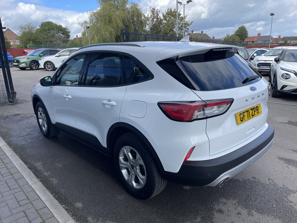 Ford Kuga 1.5 Ecoboost 150 Zetec White #4