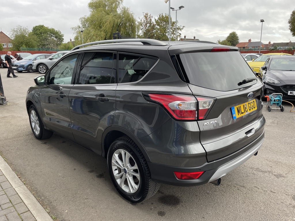 Ford Kuga 1.5 Ecoboost Titanium 2Wd Grey #4