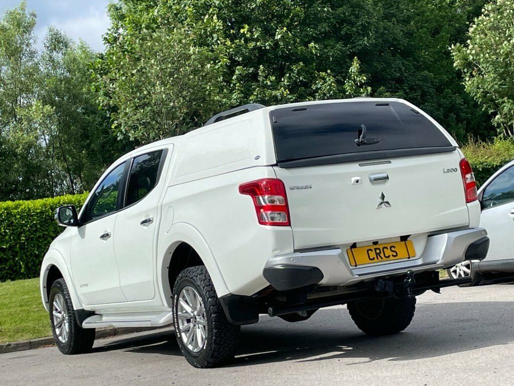 Mitsubishi L200 2.4 Di-d Dc Warrior Pickup Double Cab M White #4