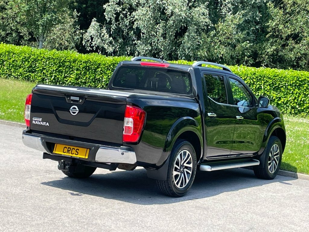Nissan Navara 2.3 Dci Tekna Pickup Double Cab Black #4