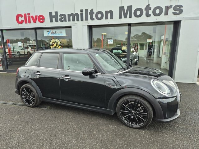 Mini Hatch 1.5 Cooper Exclusive Hatchback Steptron Black
