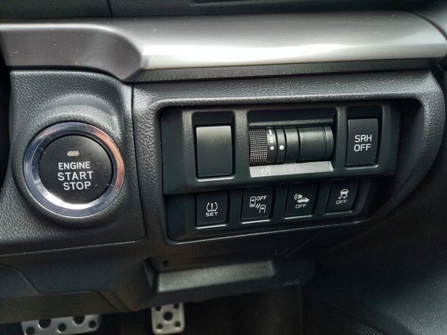 Subaru XV XV 2.0 Se E-boxer Premium Cvt Blk 77 Black #19
