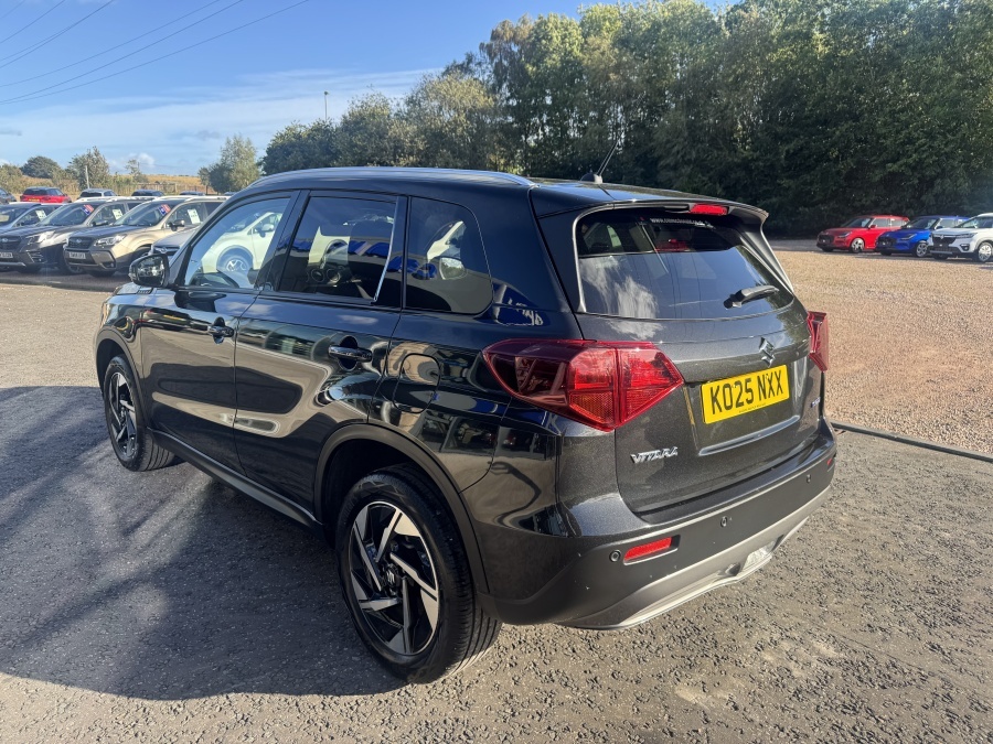 Suzuki Vitara 1.4 Boosterjet Mild Hybrid Ultra Black #5