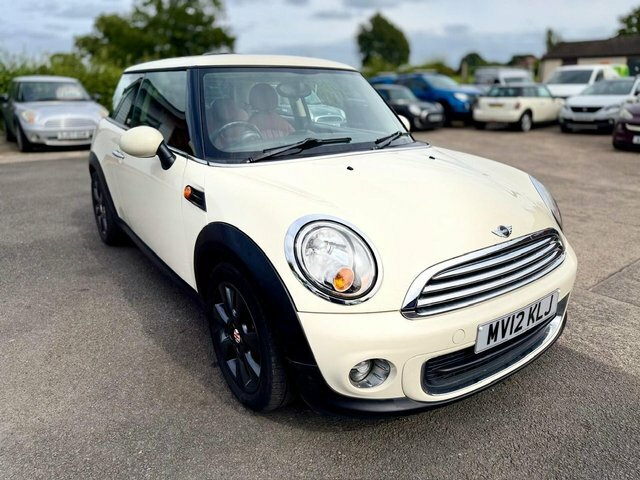 Mini Hatch 1.6 First Hatchback Euro 5 75 P White