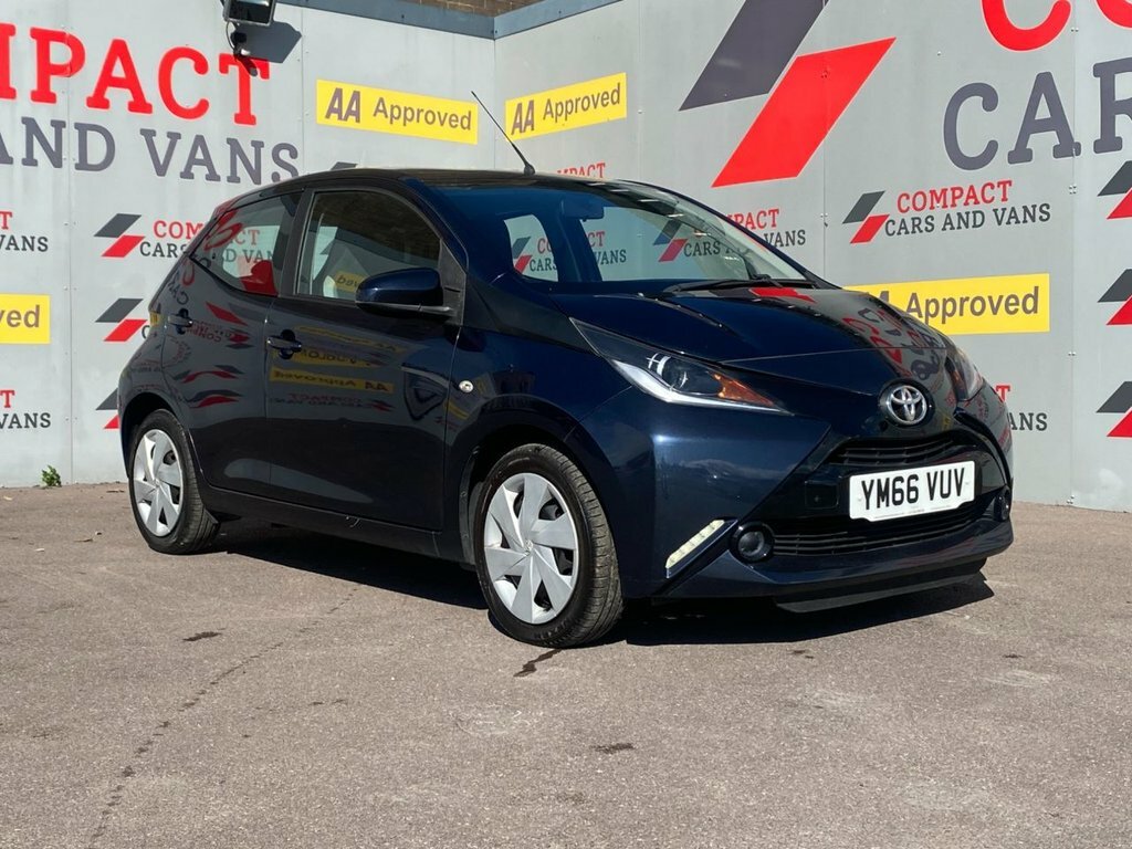 Toyota Aygo 1L X-play YM66VUV Blue #2