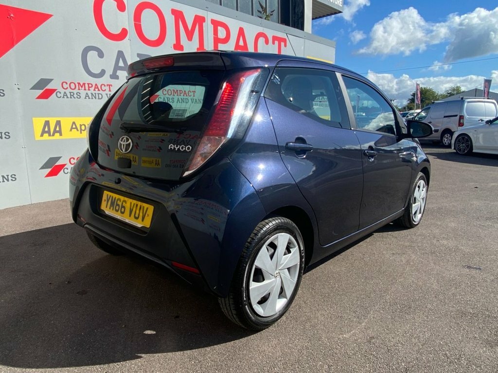 Toyota Aygo 1L X-play YM66VUV Blue #5
