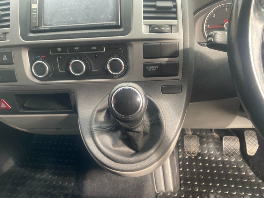 Volkswagen Transporter 2L T28 Highline Black #11